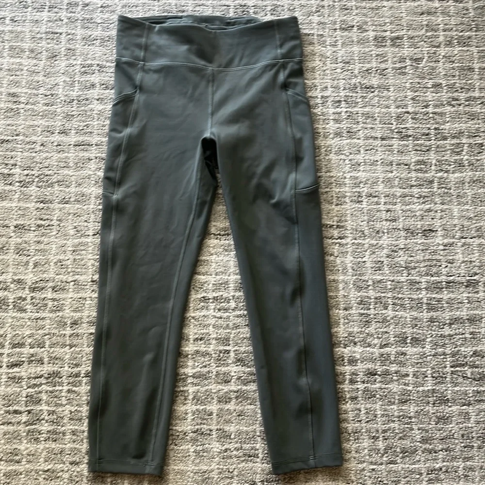 Lululemon invigorate high rise leggings. Grey sage, Size 8,23”